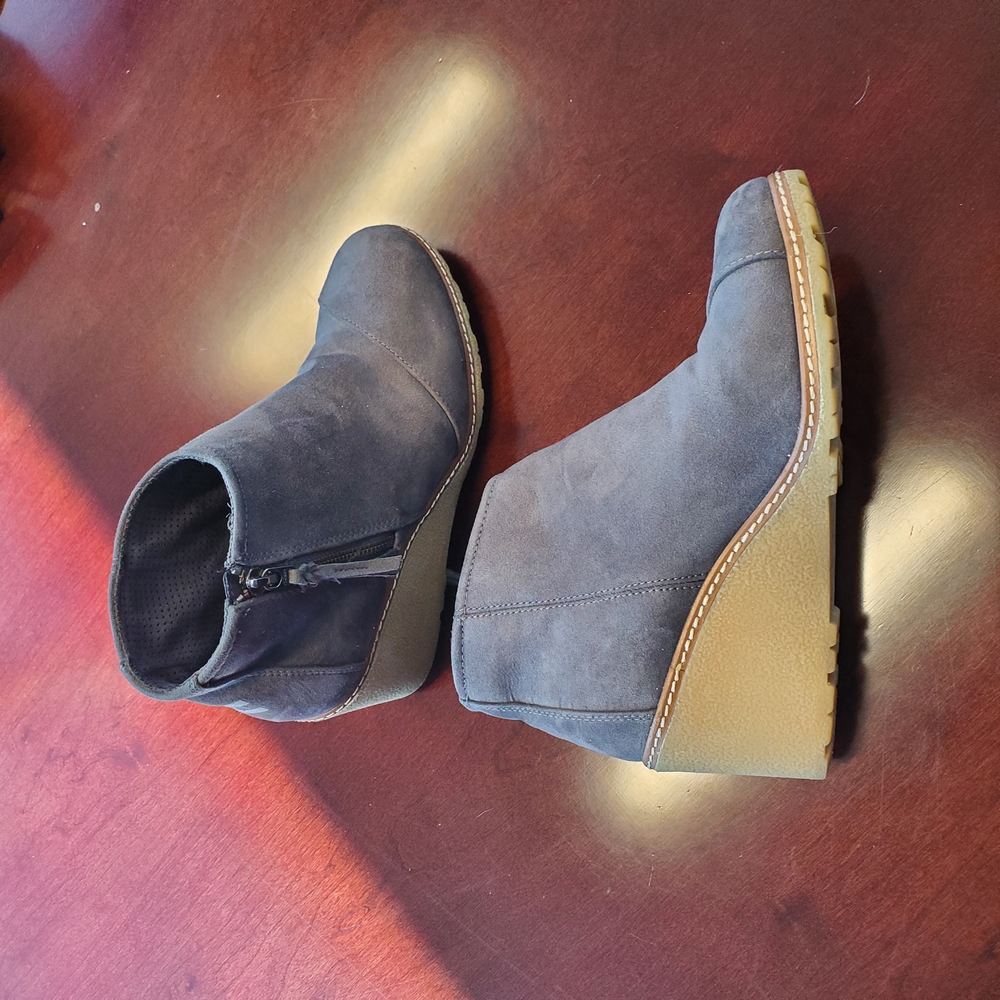 Tom's Gray Ankle Booties Size 8 1/2